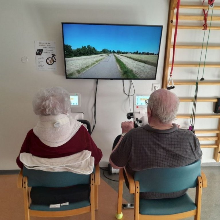 Hér er hjólað á báðum hjólunum út um allan heim. Mynd tekin af huni.is