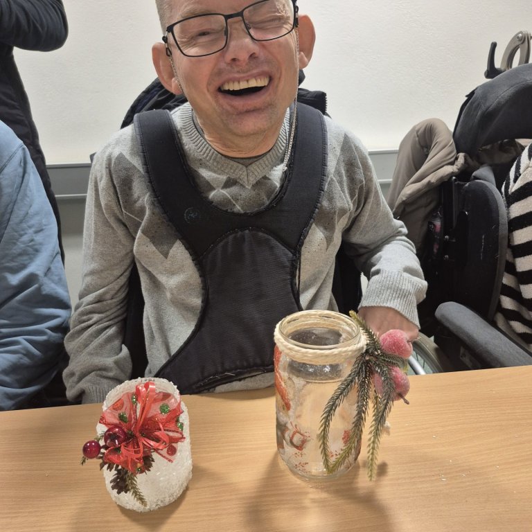 Steinar ánægður með verkin sín. MYND AÐSEND