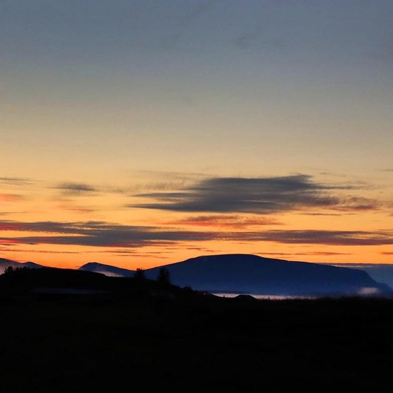 Myndað í Blönduhlíðinni. Réttarholt í forgrunni en Tindastóll á bak við. MYNDIR: ÓLI ARNAR