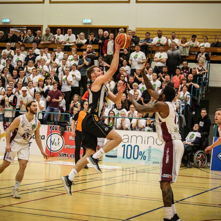 Jón Arnór sækir að körfu Tindastóls. MYND: HJALTI ÁRNA