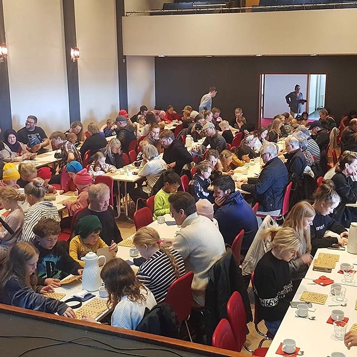 Fjöldi fólks í sumarkaffi á Hvammstanga. MYNDIR AÐSENDAR