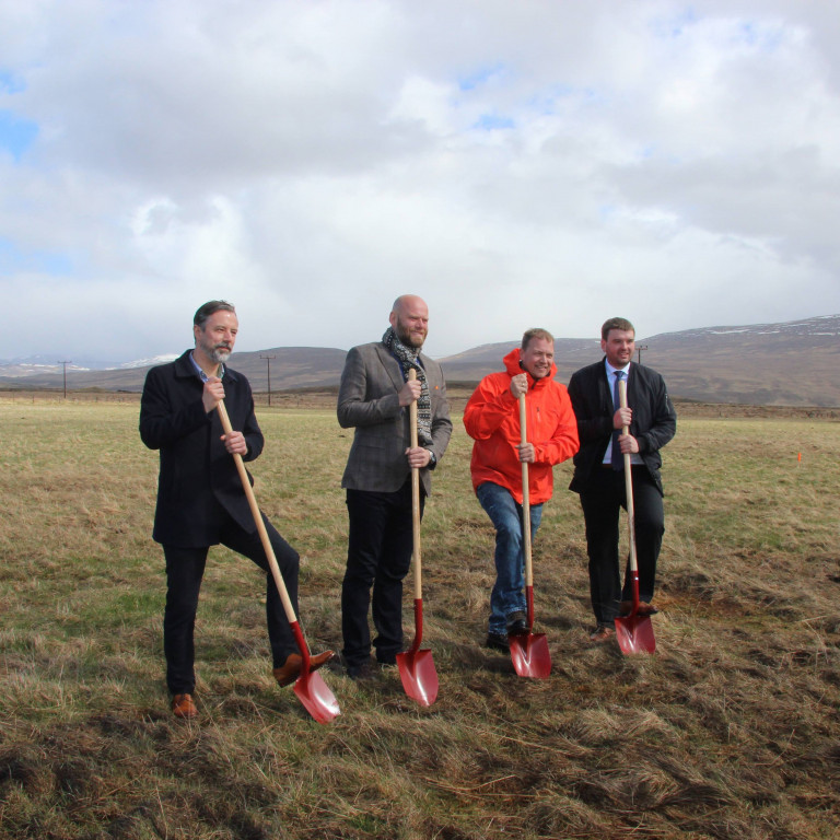 Fyrsta skóflustungan. Mynd: Fríða Eyjólfsdóttir.