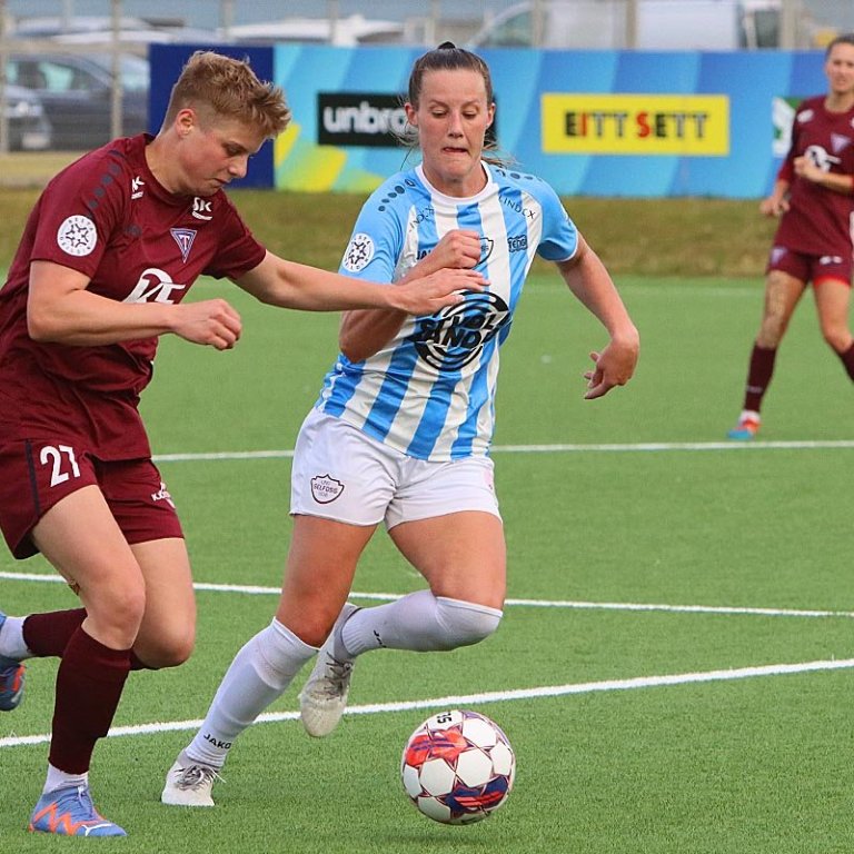 Gwendolyn Mummert leikmaður Tindastóls í barráttunni í gær. Mynd: ÓAB