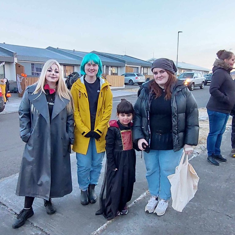 Ljósmyndir - Ragndís Hilmarsdóttir / Sigríður Garðarsdóttir