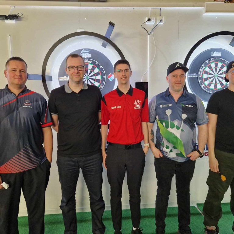 Þeir leikmenn sem kepptu í 1. deildinni. Myndir teknar af Facebook-síðu Pílukastsfélags Skagafjarðar.