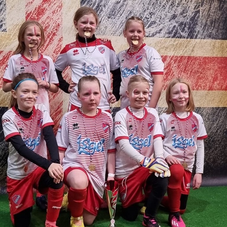 Hvöt/Fram 2 sem sigruðu E-riðil á mótinu. Mynd tekin af Facebook-síðu Knattspyrnudeildar Hvatar.