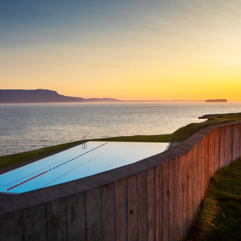 Mynd af Hofsóslaug. Mynd tekin af Facebook-síðunni Sundlaugar í Skagafirði.