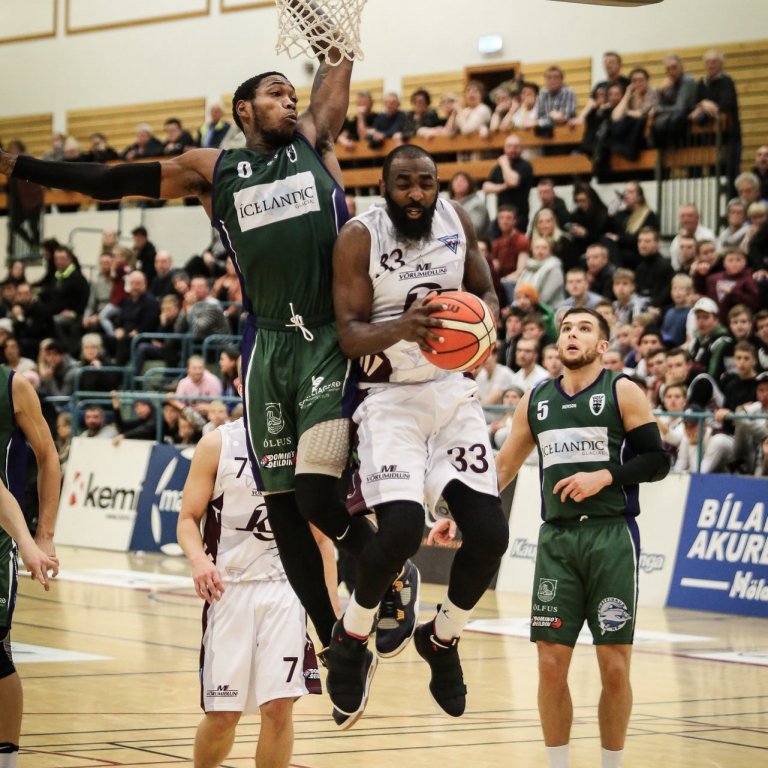 Kinu Rochford reyndist Stólunum erfiður í kvöld. Þessi mynd er úr fyrri leik Tindastóls og Þórs í Síkinu í haust. MYND: HJALTI ÁRNA