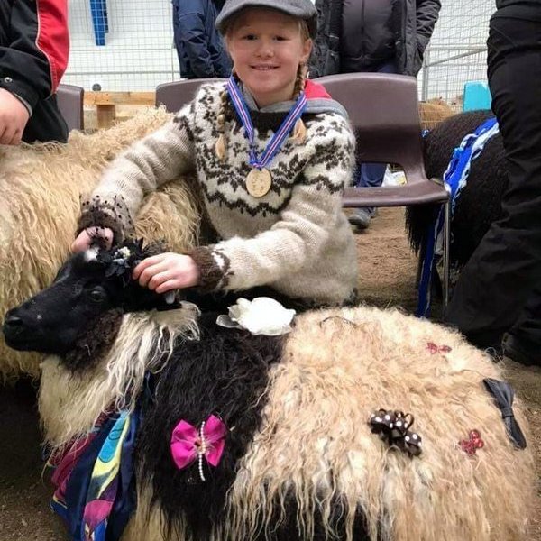 Flott saman á lambasýningu. Myndirnar tók Þórdís Halldórsdóttir.