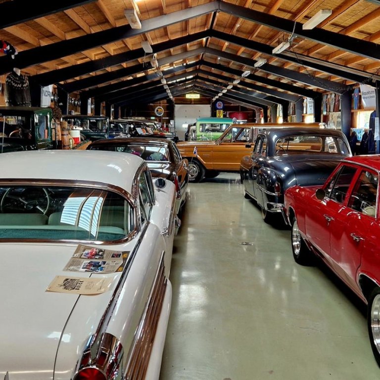 Mynd frá Samgöngusafni Skagafjarðar. Hér fyrir neðan er svo mynd frá Búminjasafninu í Lindabæ. Báðar myndir er teknar af Facebook-síðum safnanna.