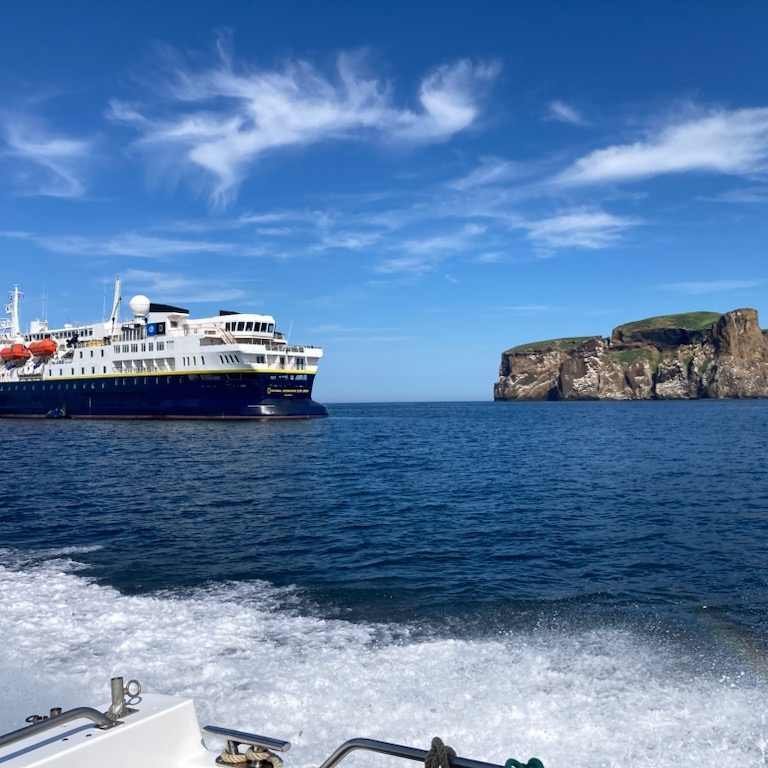 Ekki gátu Drangeyjargestir verið mikið heppnari með veðrið í dag. MYNDIR: HELGI RAFN