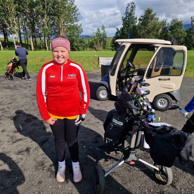 Nína Júlía rétt áður en haldið var til keppnis.