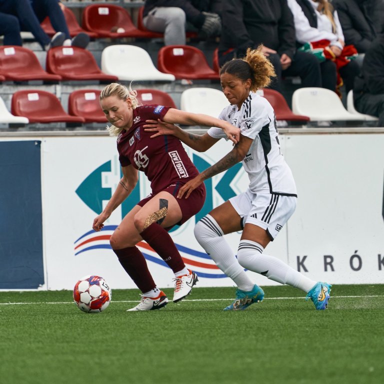 Hin eldsnögga og grjótharða Hugrún Pálsdóttir spilaði 200. leik sinn fyrir Tindastól í gær. Hér er hún á ferðinni í leik númer 198. MYND: SIGURÐUR INGI