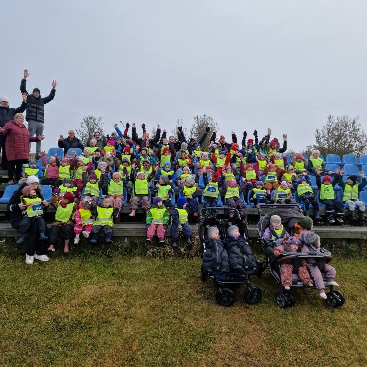 Hér má sjá flotta hópinn frá Leikskóla Húnabyggðar sem tók þátt í göngunni. Mynd tekin af Facebook-síðu Húnabyggðar.