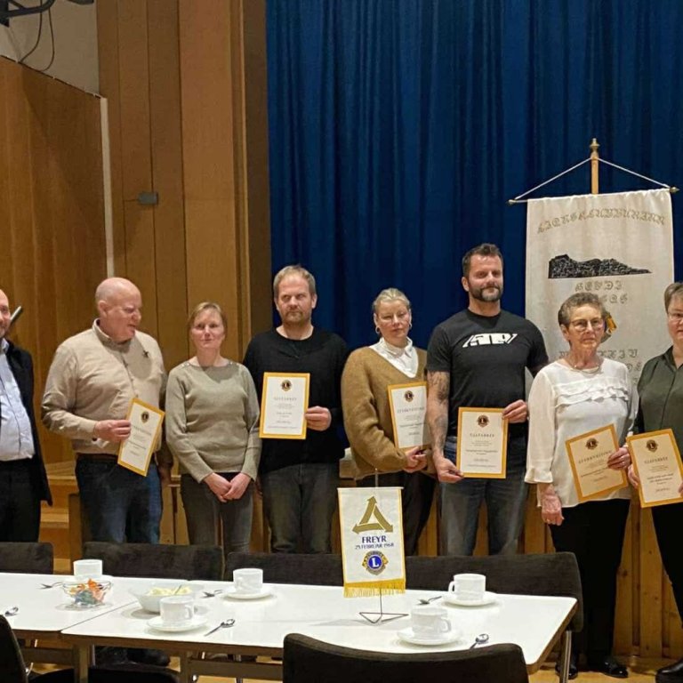 Á myndinni má sjá þá einstaklinga sem tóku á móti styrkjum fyrir hönd sinna félaga og verkefna. Mynd: Þórey Gunnarsdóttir