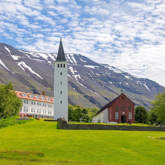 Hóladómkirkja. Mynd: Þorfinnur Sigurgeirsson