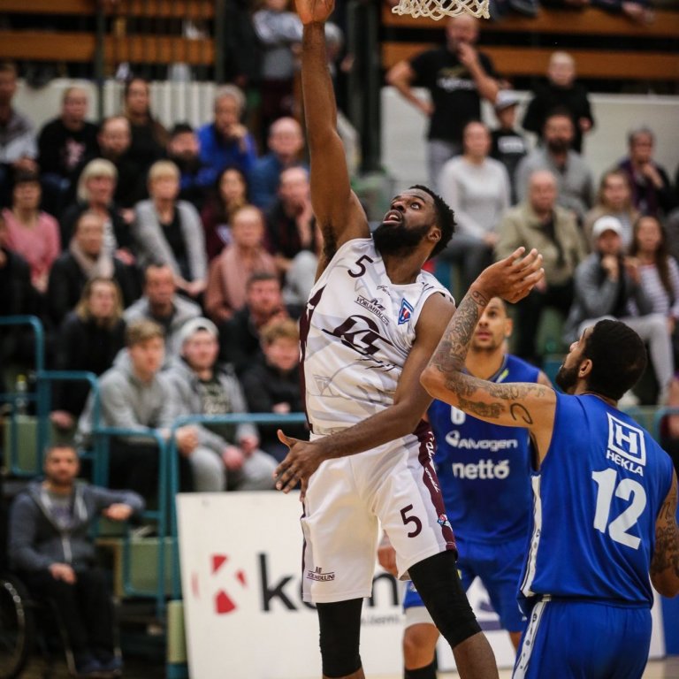 P.J. Alawoya í leik gegn ÍR. MYND: HJALTI ÁRNA