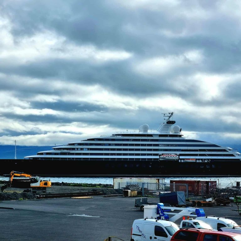 Glæsifleytan Scenice Eclipse. Mynd: HMJ