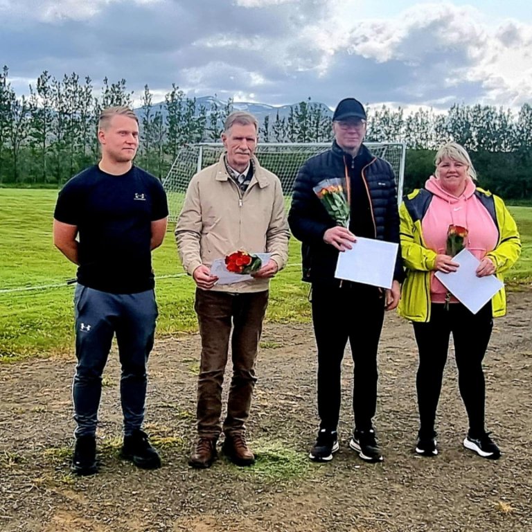 Heiðursfólk heiðrað.