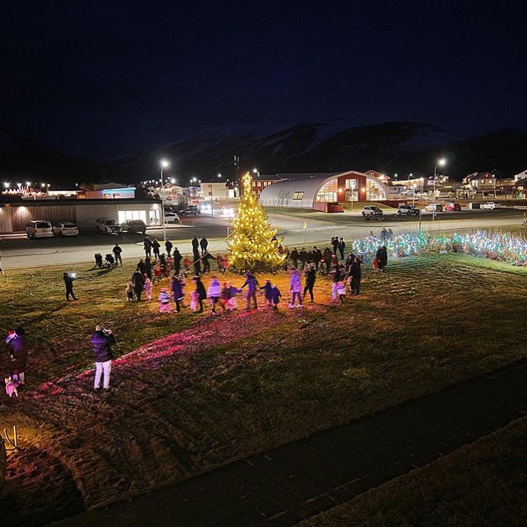 Frá ath0fninni í gær á Skagaströnd. MYND; ÁRNI GEIR