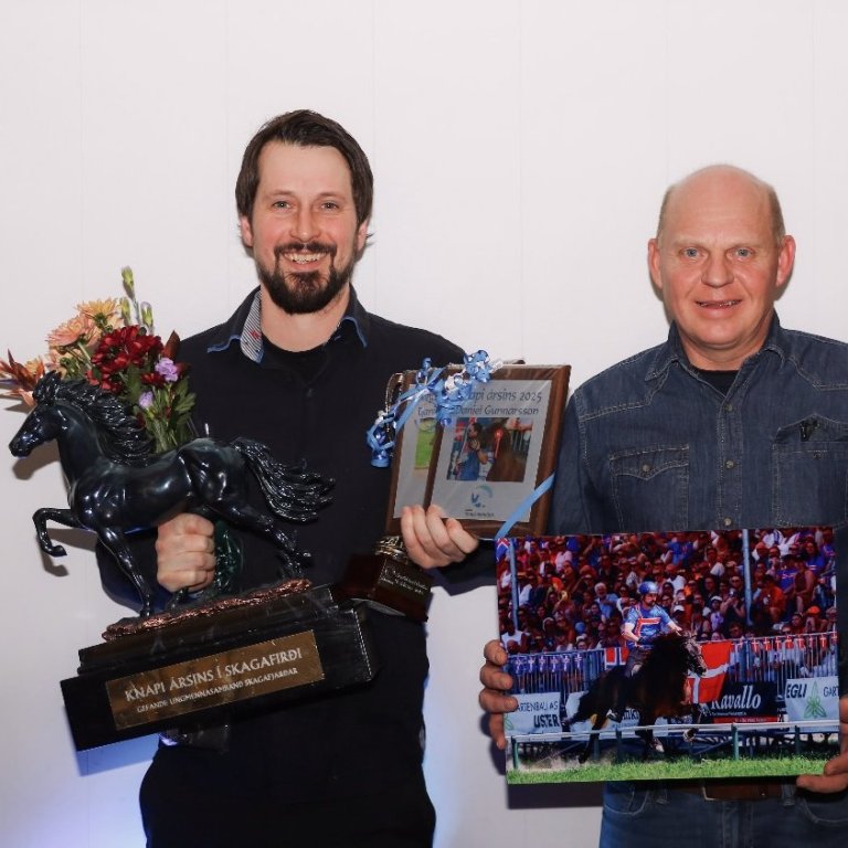 Daniel Gunnarsson og Elvar E. Einarsson formaður Skagfirðings. MYND FREYDÍS BERGSDÓTTIR