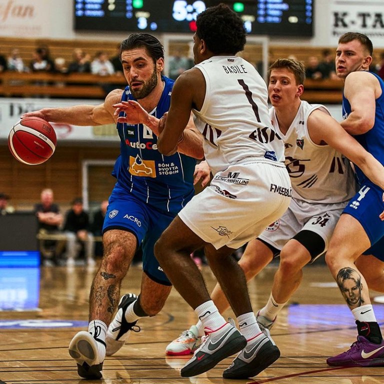 Basile og Raggi verjast sókn Breiðhyltinga. MYNDIR: SIGURÐUR INGI