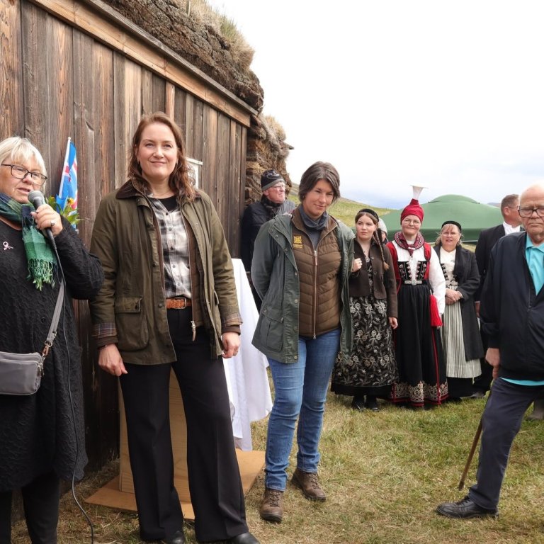 Sirrí og Berglind ásamt góðum gestum. MYNDIR: BYGGÐASAFN SKAGFIRÐINGA / YLFA LEIFS