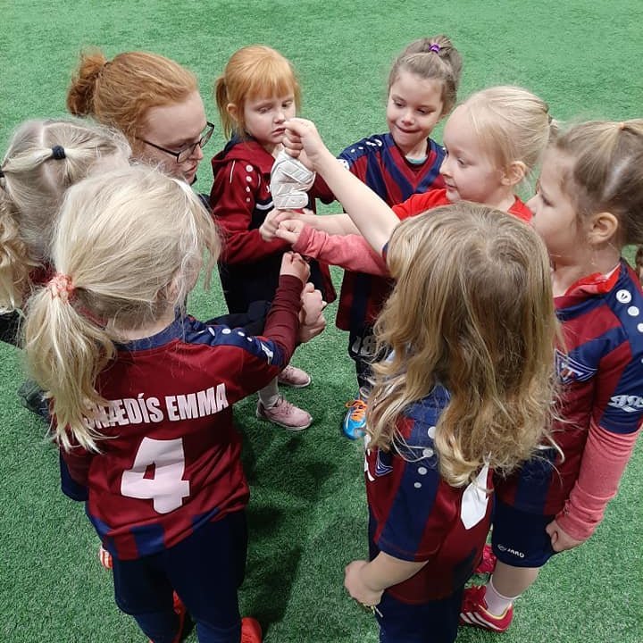 8.fl. kvenna fyrir innbyrðis leik þeirra á laugardaginn. MYND: Sunna Gylfadóttir