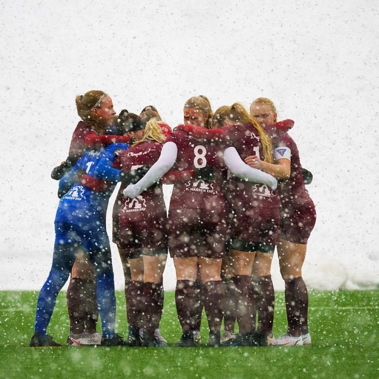 Stólastúlkur peppa sig upp fyrir leikinn í dag. MYNDIR: SIGURÐUR INGI