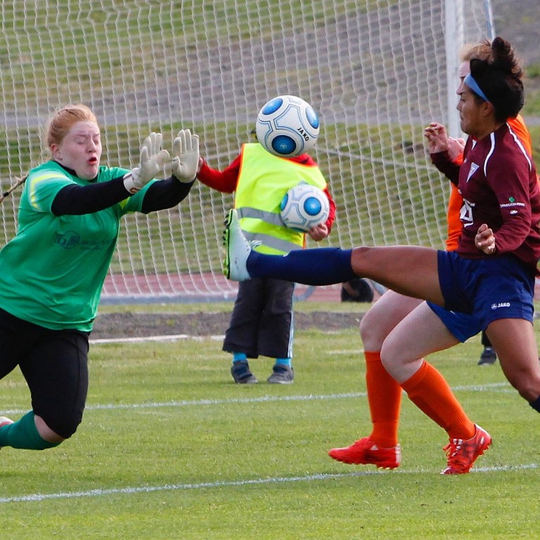 Jesse Shugg skorar fyrsta mark leiksins en hún gerði tvö mörk í kvöld.  MYND: ÓAB