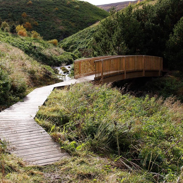 Hún er glæsileg nýja göngubrúin í Sauðárgili. MYND: ÓAB