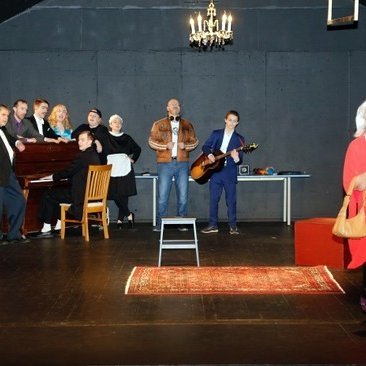 Leikarar í hlutverkum sínum í gamanleiknum Á svið. Myndir Gunnhildur Gísladóttir.