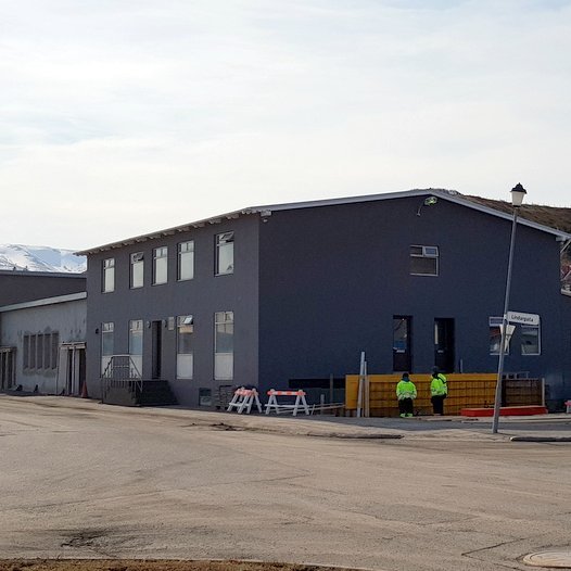 Anddyri norðan Gránu er ætlað að tryggja gott aðgengi hreyfihamlaðra. Mynd: PF.