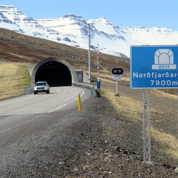 Gangnamunni Norðfjarðarganga í Fannardal.