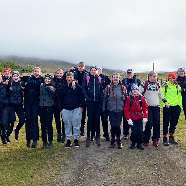 Galvaskur hópur nemenda unglingastigs GAV. MYNDIR AF HEIMASÍÐU GAV