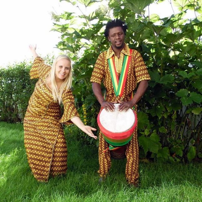 Sandra Sano Erlingsdóttir og Mamady Sano. Mynd af Facebooksíðu Dans Afríka Iceland.