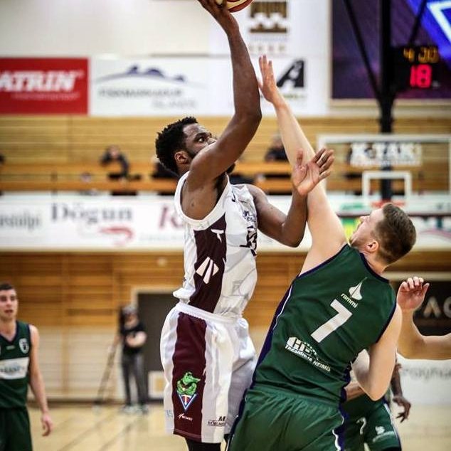 Alawoya reyndist stigahæstur heimamanna með 27 stig og 30 framlagspunkta. Mynd: Hjalti Árna.