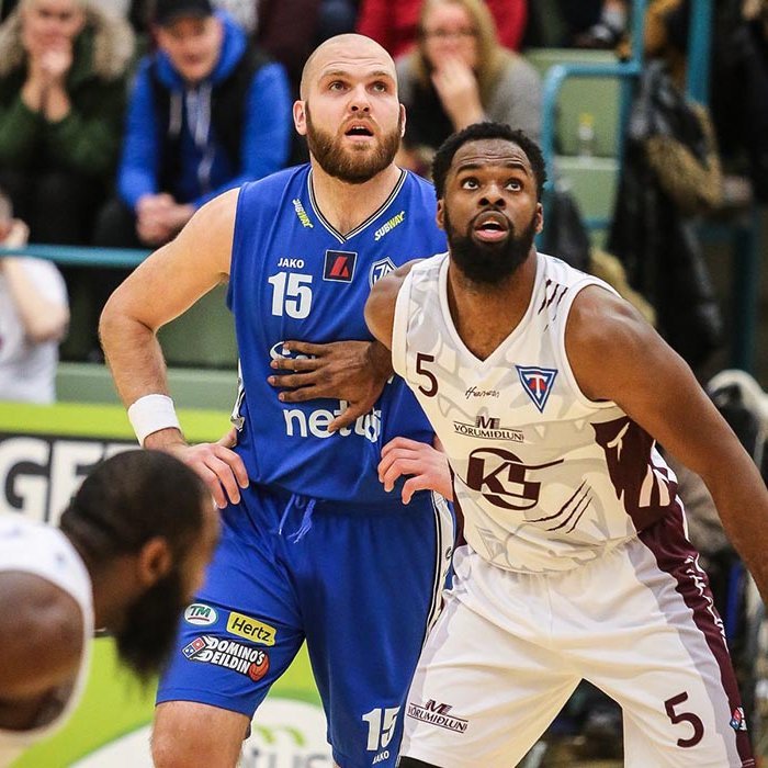 PJ Alawoya og Sigurður Þorsteinsson í fyrri leik liðanna þar sem Stólarnir rústuðu Breiðhyltingum í Síkinu. Þrautin reyndist þyngri í gær en niðurstaðan sú sama. MYND: HJALTI ÁRNA