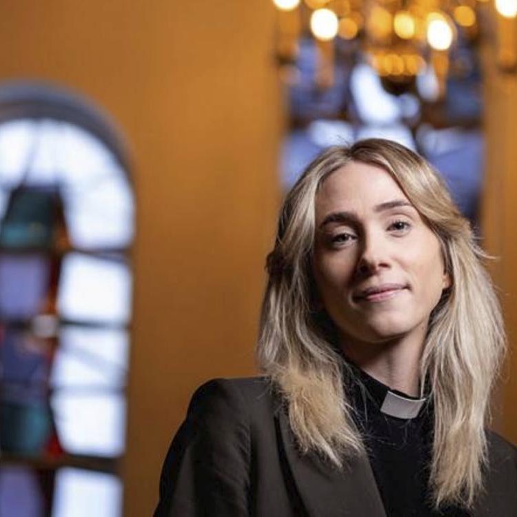 Séra Aldis Rut Gísladóttir. MYND AF KIRKJAN.IS