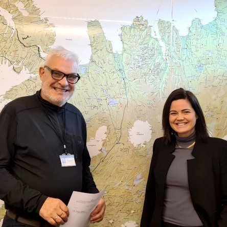 Þórhallur Ólafsson, framkvæmdastjóri Neyðarlínunnar og Linda Fanney Valgeirsdóttir, framkvæmdastýra Alor. Aðsend mynd.
