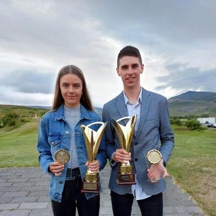 Klúbbmeistarar GSS 2020 Anna Karen og Arnar Geir. Mynd af gss.is.