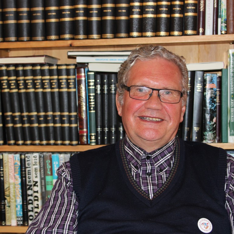 Hnapparnir á sýslumannsbúningnum örlagavaldur