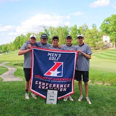 Sigurlið Missouri Valley College í golfi. Arnar Geir er lengst til hægri. Mynd tekin af heimasíðu GSS.