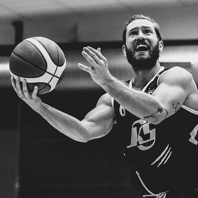 Arnari finnst gaman að spila körfubolta – það er bara þannig. MYND: JÓN GAUTUR