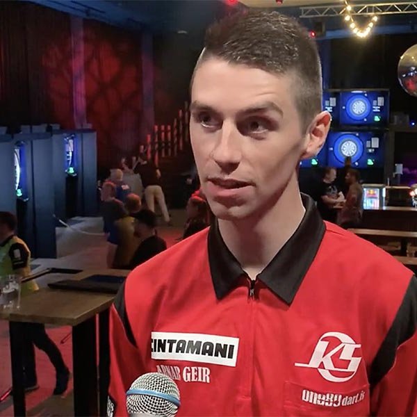 Arnar Geir í spjalli hjá Dart.is að leik loknum í gærkvöldi. SKJÁSKOT