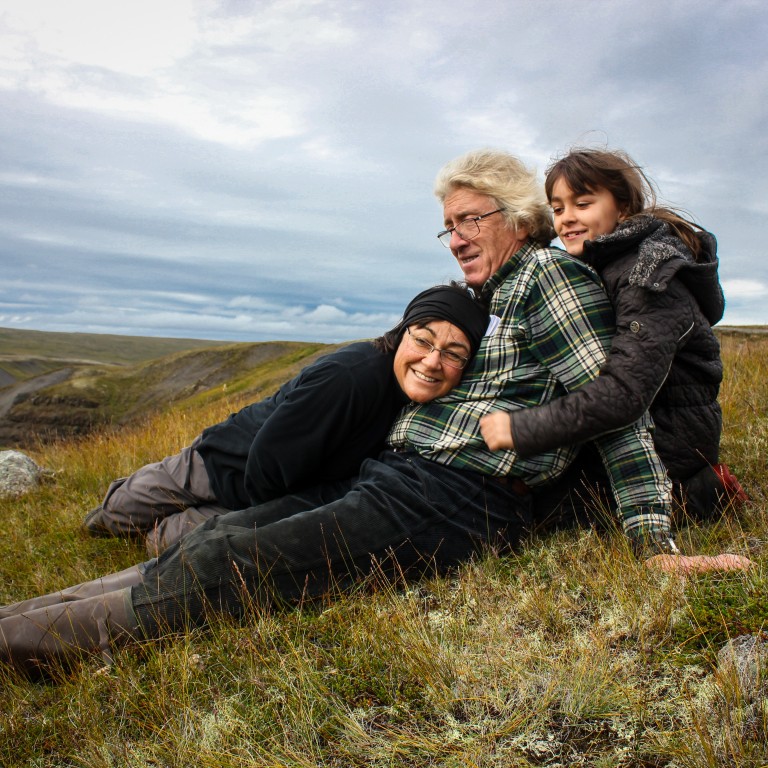 Arinbjörn Jóhannsson, ásamt Claudiu eiginkonu sinni og Pálínu dóttur þeirra, stödd á  Arnarvatnsheiði. Mynd/Úr einkasafni.