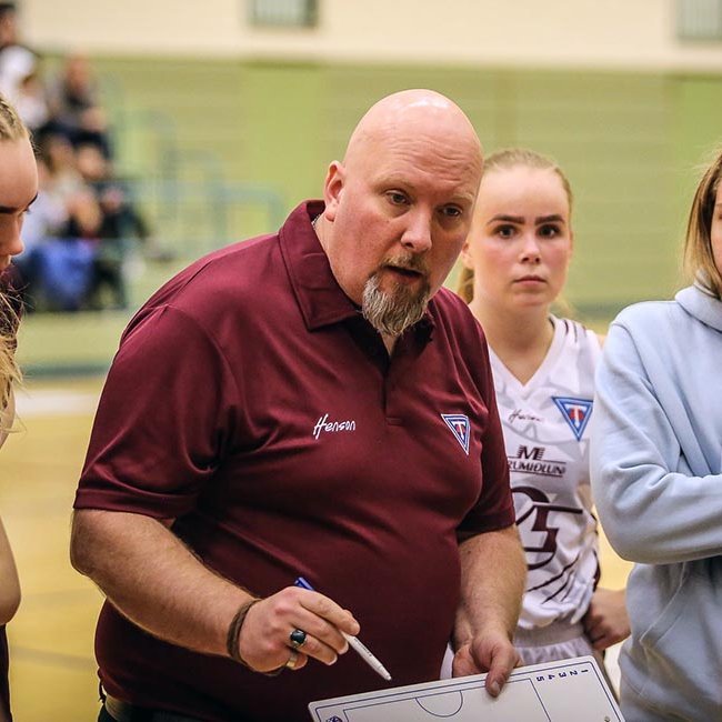 Árni Eggert þjálfar lið Tindastóls í vetur líkt og á síðasta tímabili. MYND: HJALTI ÁRNA