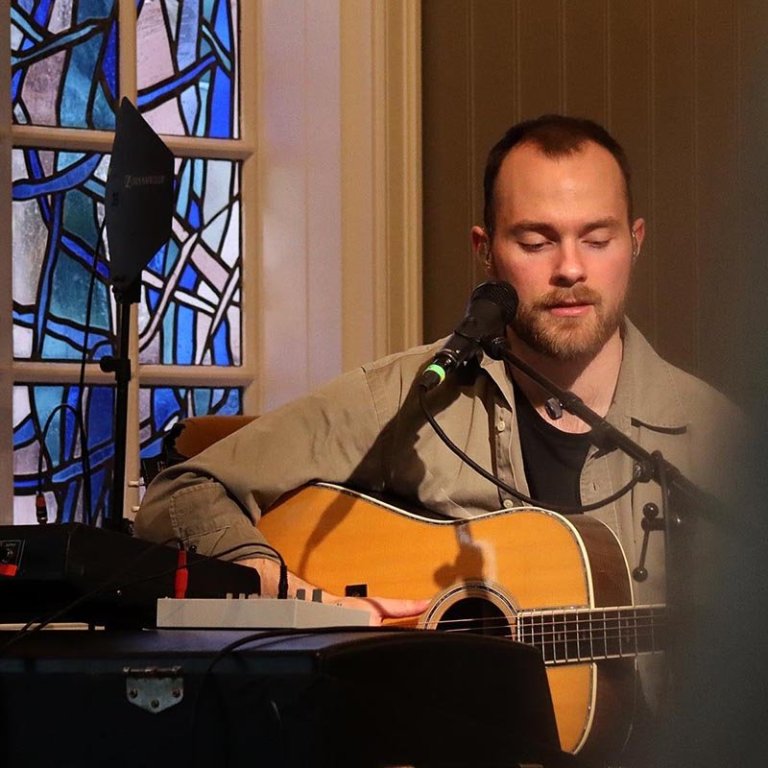 Ásgeir í Sauðárkrókskirkju sumarið 2020. MYND: ÓAB