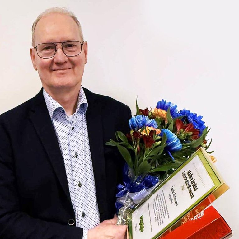 Ásgeir var þakklátur en vildi nú eiginlega helst láta atkvæðin sín renna til Kalla Lúðvíks en hann komst ekki upp með það. MYND GG AÐRAR MYNDIR ÚR EINKASAFNI