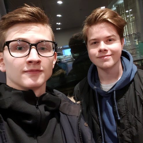 Atli Dagur Stefánsson og Haukur Sindri Karlsson skipa Azpect sem gaf út nýtt lag á Spotify í dag. Aðsend mynd.